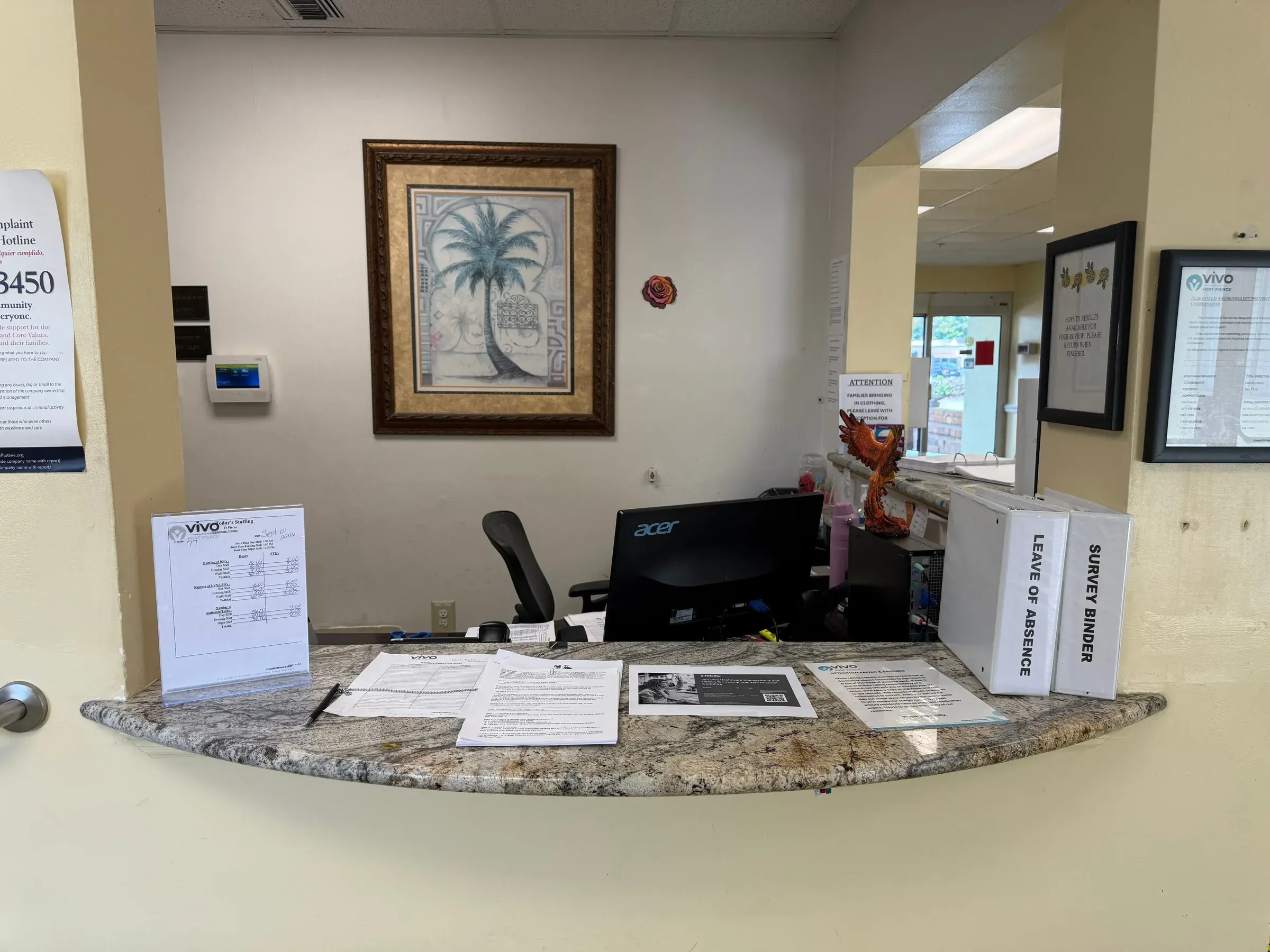 The reception desk at Vivo Healthcare Fort Pierce